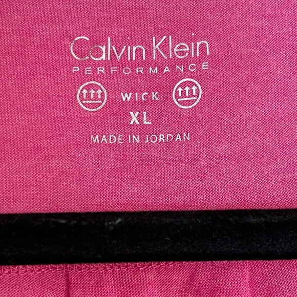 NWT Calvin Klein Women’s Pink short sleeved Tee - Size XL - Picture 4 of 7